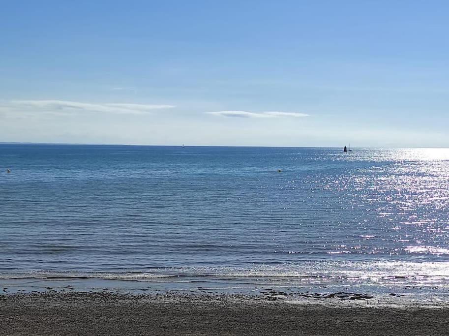 Studio Avec Vue Sur Mer A Granville. Plage A 3 Min Exterior photo